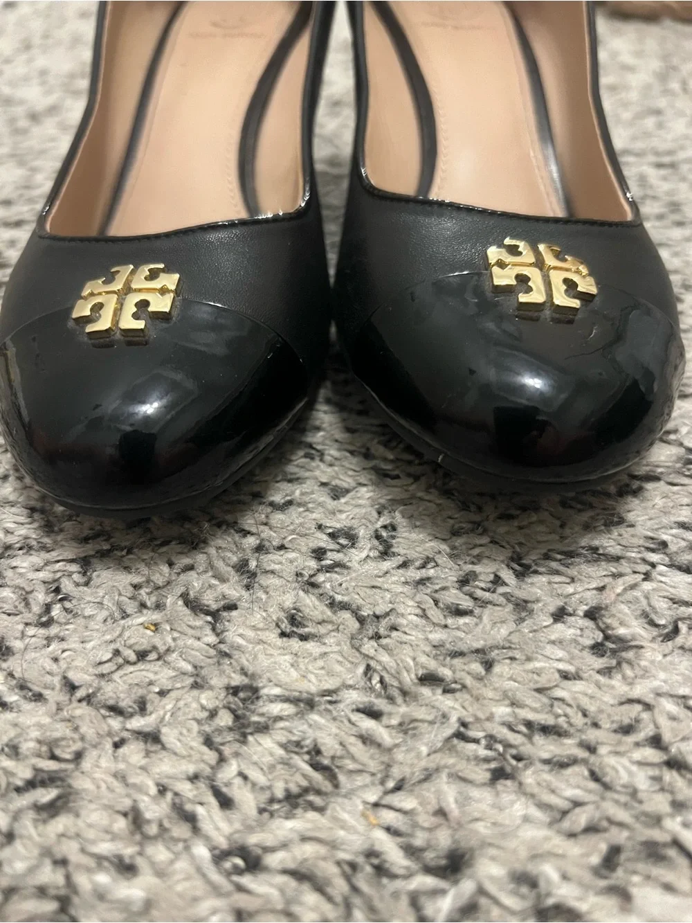 Tory Burch Black Leather Pumps with Gold Logo Cap-Toe